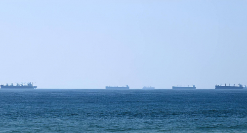 Stretto di Hormuz, Teheran frena: riapertura legata alle concessioni USA